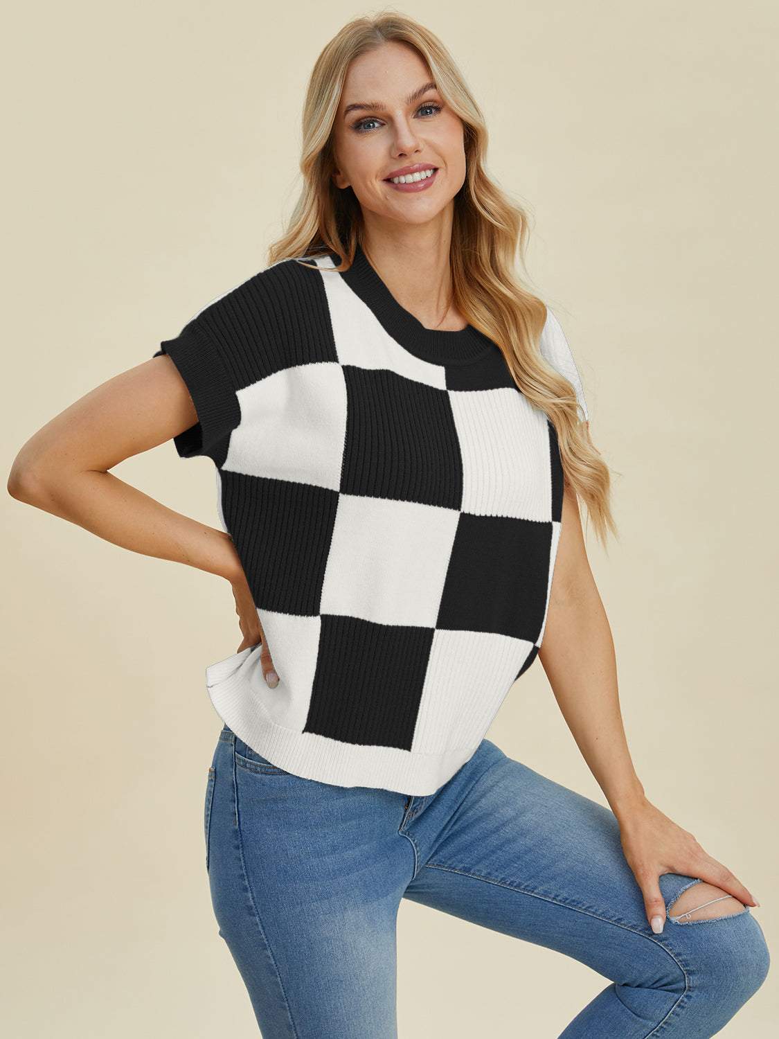 Full size checkered round neck short sleeve sweater with basic style and slightly stretchy material.