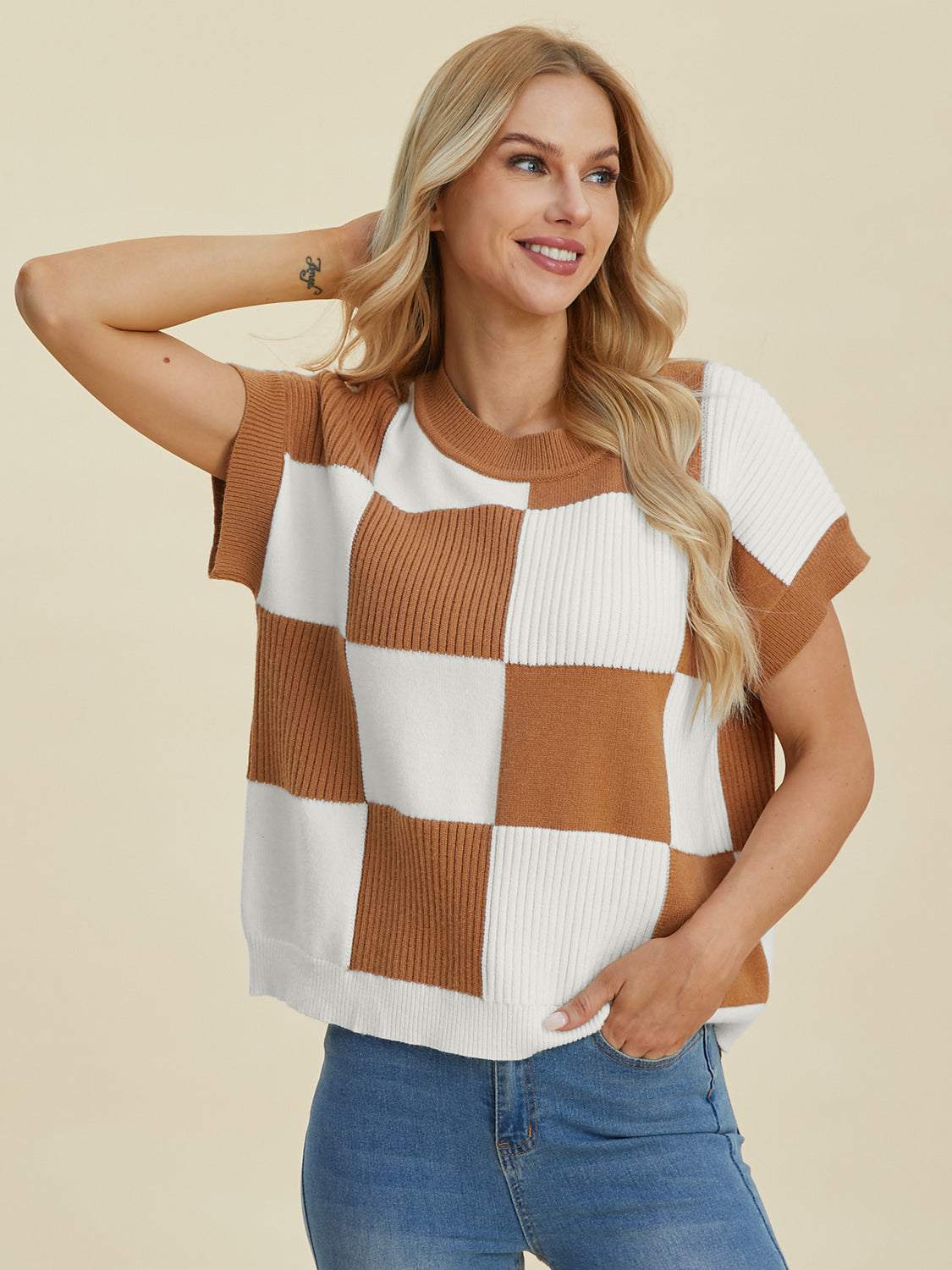 Full size checkered round neck short sleeve sweater in brown and white.