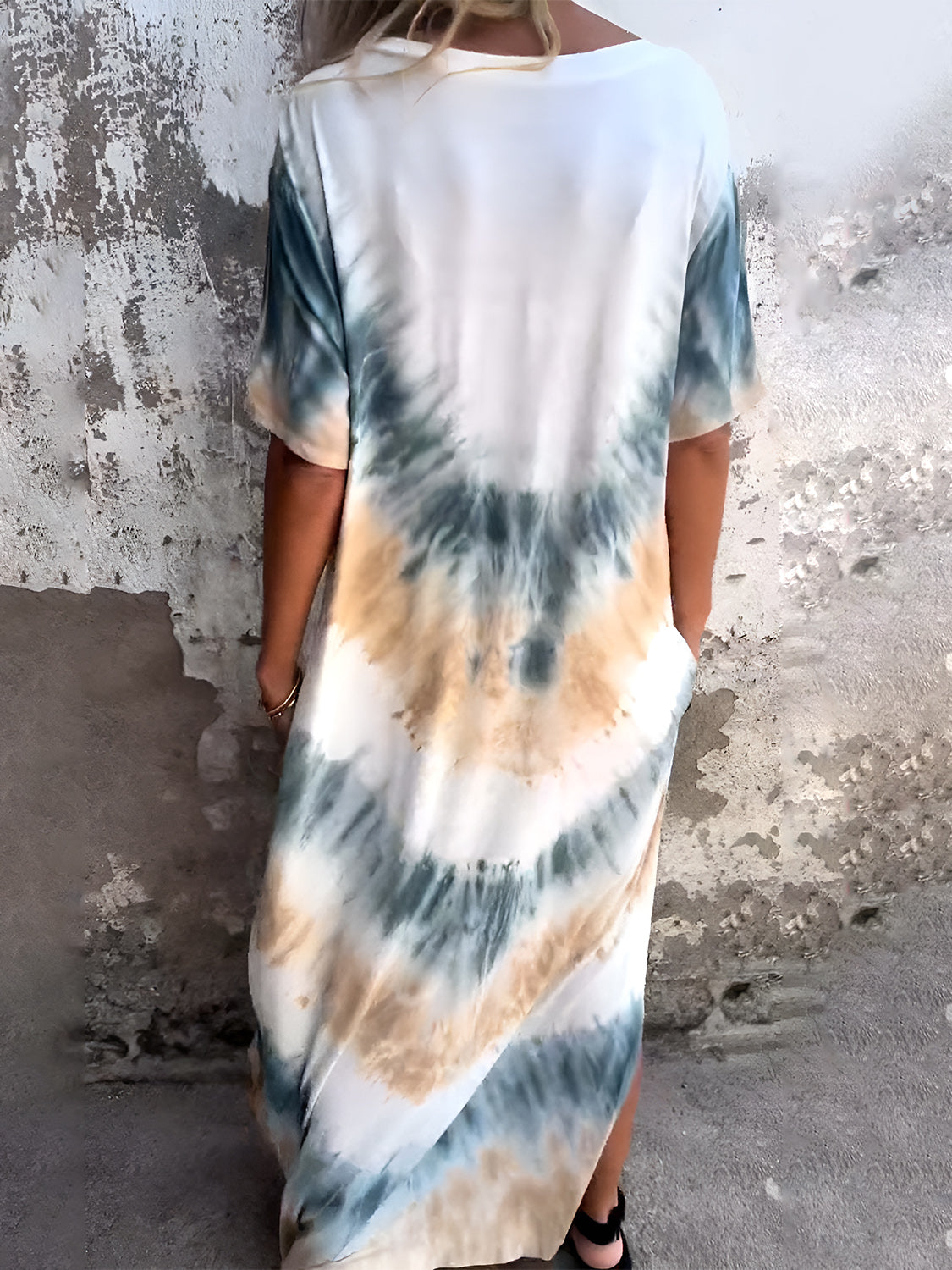 Full size tie-dye short sleeve dress with pockets, featuring blue and tan pattern.