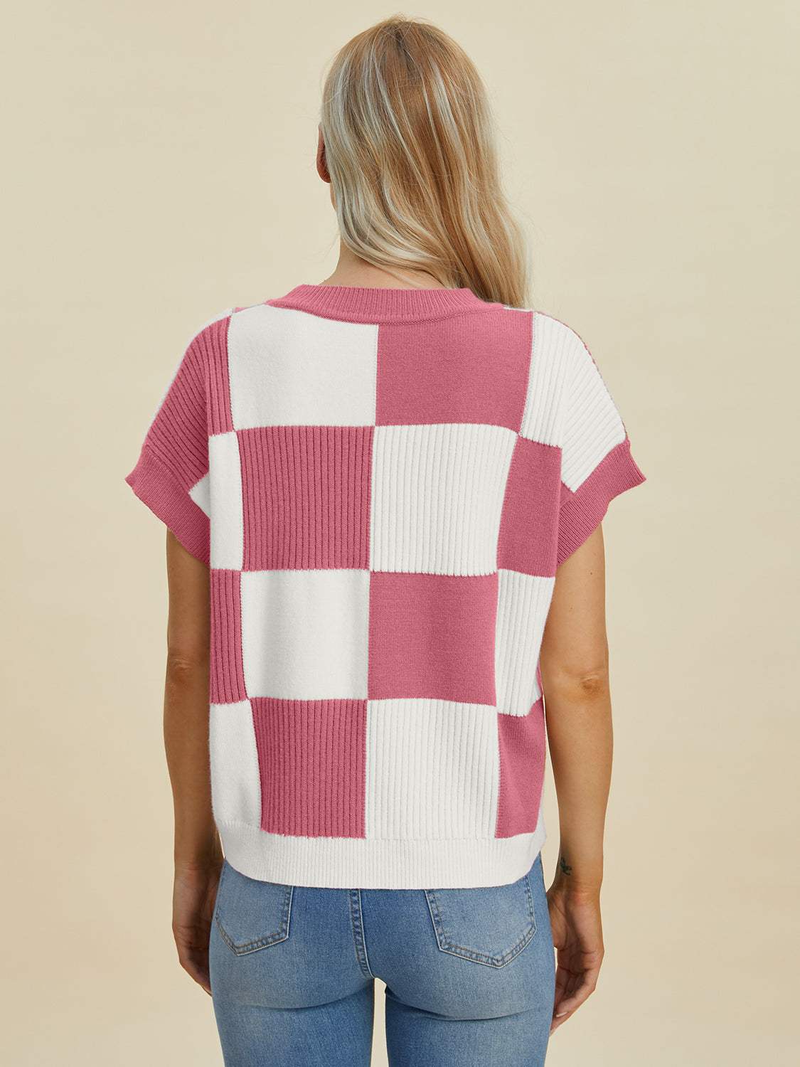 Full size checkered round neck short sleeve sweater with basic style and slight stretch.