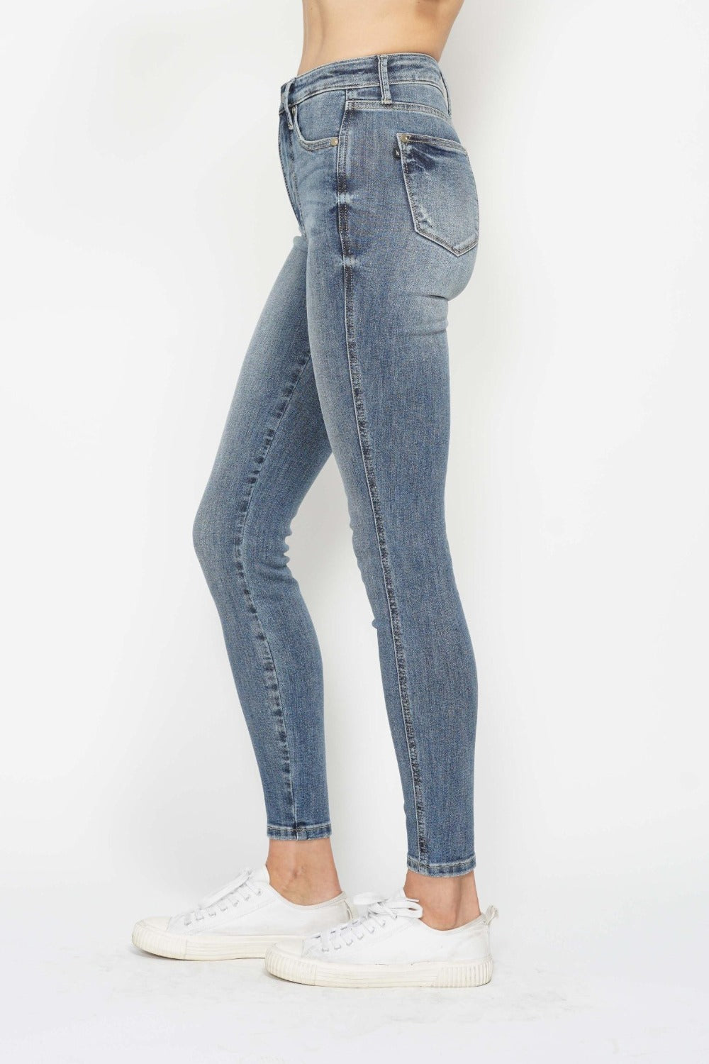 Judy Blue Full Size Tummy Control Contrast Wash Skinny Jeans, high rise, stretchy denim.